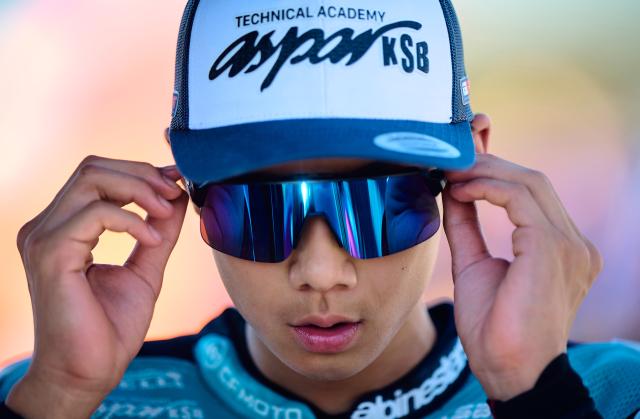 (260914) -- VALENCIA, Sept. 14, 2026 (Xinhua) -- CFMOTO Aspar's Sun Shengbo of China reacts before the Race 2 of the ESBK Talent category at the 2026 Spanish Superbike Championship Valencia in Valencia, Spain, Sept. 13, 2026. (Photo by Pablo Morano/Xinhua)