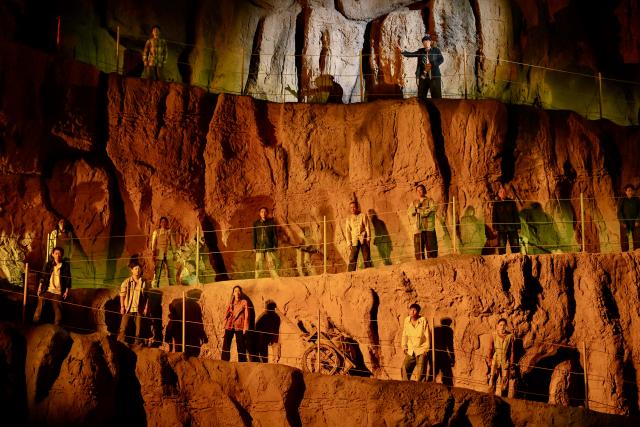(260914) -- YINCHUAN, Sept. 14, 2026 (Xinhua) -- A play is staged at the "theater village" in Minning Town of Yinchuan, northwest China's Ningxia Hui Autonomous Region, Sept. 11, 2026.
  This year marks the 30th anniversary of paired assistance initiative between southeast China's Fujian Province and northwest China's Ningxia Hui Autonomous Region for targeted poverty alleviation.
   A new "theater village" cultural tourism project has been launched in Minning Town of Yinchuan to commemorate the past three decades of Fujian-Ningxia cooperation. A total of 36 original plays recount the continuous efforts of anti-poverty by Ningxia with help from Fujian over the past 30 years.
   Since the project opened in July this year, it has helped 2,500 local residents nearby secure jobs and increase their incomes. (Xinhua/Yang Zhisen)