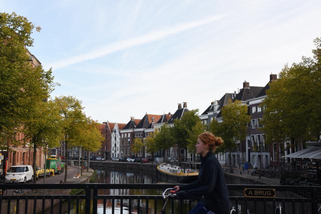(260914) -- GRONINGEN, Sept. 14, 2026 (Xinhua) -- A woman rides on a bridge in Groningen, the Netherlands, Sept. 14, 2026. Groningen, the capital of the Dutch province of Groningen, is a historic city in the north of the Netherlands. (Xinhua/Shao Haijun)
