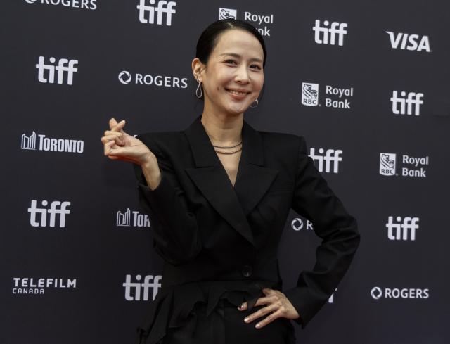 (260915) -- TORONTO, Sept. 15, 2026 (Xinhua) -- Actress Cho Yeo-jeong poses for photos at the North American premiere of the film "Possible Love" during the 2026 Toronto International Film Festival (TIFF) in Toronto, Canada, on Sept. 14, 2026. (Photo by Zou Zheng/Xinhua)