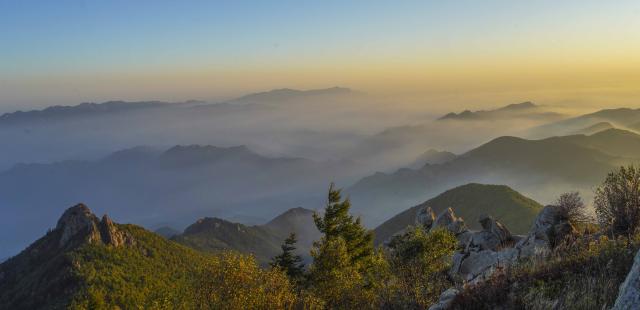 (260916) -- CHENGDE, Sept. 16, 2026 (Xinhua) -- This photo taken on Sept. 16, 2026 shows the morning scenery at Wuling Mountain National Nature Reserve in Xinglong County of Chengde City, north China's Hebei Province. (Photo by Liu Mancang/Xinhua)