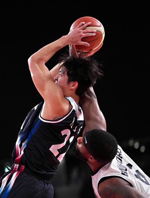 (260916) -- NAGOYA, Sept. 16, 2026 (Xinhua) -- Yeo Junseok of South Korea competes during the quarterfinal between South Korea and Jordan at 20th Asian Games Aichi-Nagoya 2026 in Nagoya, Japan, Sept. 16, 2026. (Xinhua/Luo Yuan)
