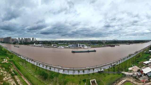 (260916) -- NANNING, Sept. 16, 2026 (Xinhua) -- A panoramic aerial drone photo taken on Sept. 4, 2026 shows vessels taking part in a comprehensive navigation drill on the Pinglu Canal in Qinzhou, south China's Guangxi Zhuang Autonomous Region. (Xinhua/Zhang Ailin)