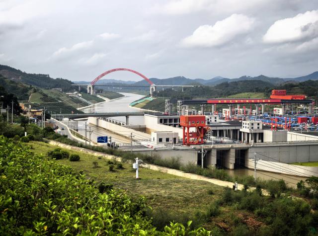(260916) -- NANNING, Sept. 16, 2026 (Xinhua) -- This photo taken on Sept. 16, 2026 shows the Madao Hub on the Pinglu Canal in south China's Guangxi Zhuang Autonomous Region. (Xinhua/Liu Weibing)