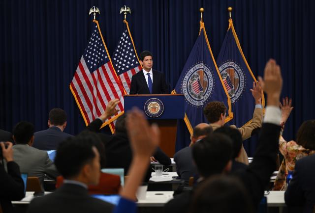 (260916) -- WASHINGTON, Sept. 16, 2026 (Xinhua) -- U.S. Federal Reserve Chair Kevin Warsh attends a press conference in Washington, D.C., the United States, Sept. 16, 2026. The U.S. Federal Reserve on Wednesday raised its target federal funds rate by 25 basis points to a range of 3.75 percent to 4 percent to address persistent inflation, marking its first interest rate hike since July 2023. (Xinhua/Li Rui)