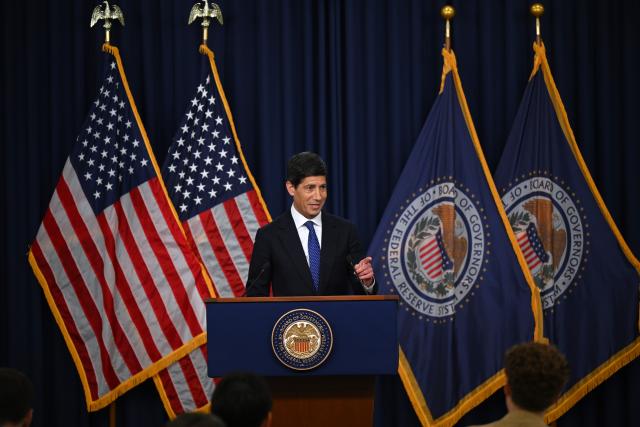 (260916) -- WASHINGTON, Sept. 16, 2026 (Xinhua) -- U.S. Federal Reserve Chair Kevin Warsh attends a press conference in Washington, D.C., the United States, Sept. 16, 2026. The U.S. Federal Reserve on Wednesday raised its target federal funds rate by 25 basis points to a range of 3.75 percent to 4 percent to address persistent inflation, marking its first interest rate hike since July 2023. (Xinhua/Li Rui)