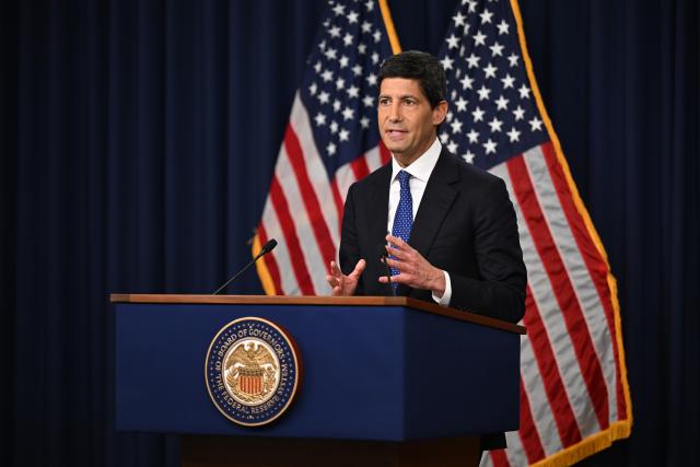 (260916) -- WASHINGTON, Sept. 16, 2026 (Xinhua) -- U.S. Federal Reserve Chair Kevin Warsh attends a press conference in Washington, D.C., the United States, Sept. 16, 2026. The U.S. Federal Reserve on Wednesday raised its target federal funds rate by 25 basis points to a range of 3.75 percent to 4 percent to address persistent inflation, marking its first interest rate hike since July 2023. (Xinhua/Li Rui)