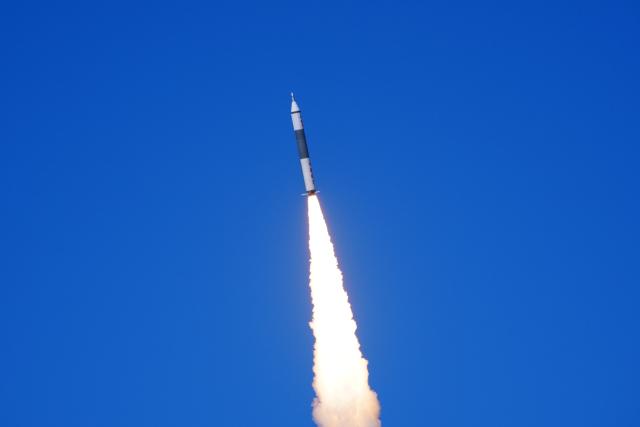 (260917) -- JIUQUAN, Sept. 17, 2026 (Xinhua) -- A Kuaizhou-11 Y3 carrier rocket carrying two satellites blasts off from the Jiuquan Satellite Launch Center in northwest China, Sept. 17, 2026. The rocket lifted off at 10:40 a.m. (Beijing Time), successfully sending two satellites -- Tianyi-51 and Tianyi-52 -- into the planned orbits. (Photo by Wang Jiangbo/Xinhua)