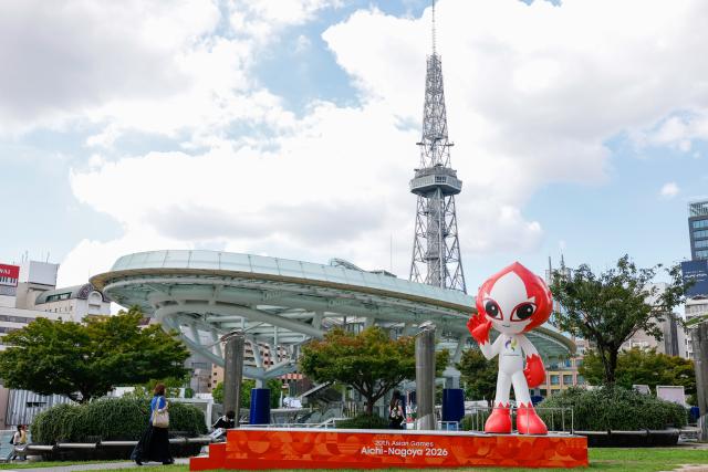 (260917) -- NAGOYA, Sept. 17, 2026 (Xinhua) -- Photo taken at Hisaya-odori Park shows the official mascot "Honohon" for the 20th Asian Games Aichi-Nagoya 2026 in Nagoya, Japan, Sept. 17, 2026. (Xinhua/Wu Zhizun)