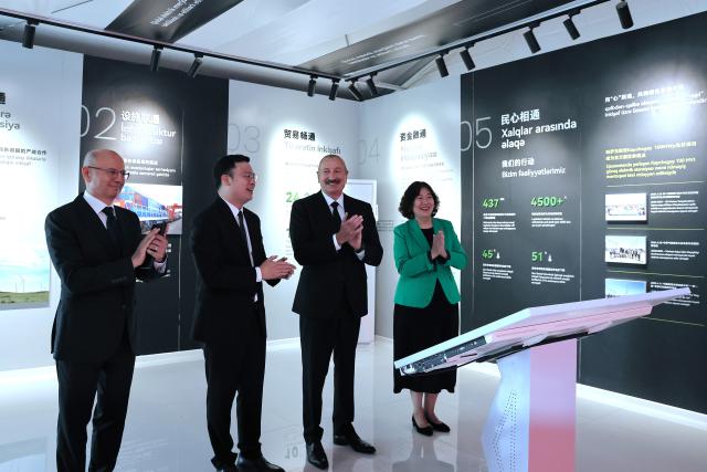 (260917) -- BAKU, Sept. 17, 2026 (Xinhua) -- Azerbaijani President Ilham Aliyev (2nd R) attends a ceremony marking the grid connection of the 100 MW Gobustan solar power plant in Baku, Azerbaijan. Sept. 16, 2026. TO GO WITH "Chinese-invested large-scale solar power plant in Azerbaijan connected to grid" (Xinhua/Chen Junfeng)