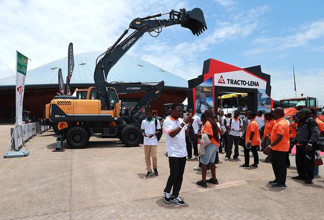 (260917) -- ABIDJAN, Sept. 17, 2026 (Xinhua) -- An excavator is displayed at the Abidjan Infrastructure Exhibition in Abidjan, Cote d'Ivoire, Sept. 17, 2026. (Photo by Yvan Sonh/Xinhua)