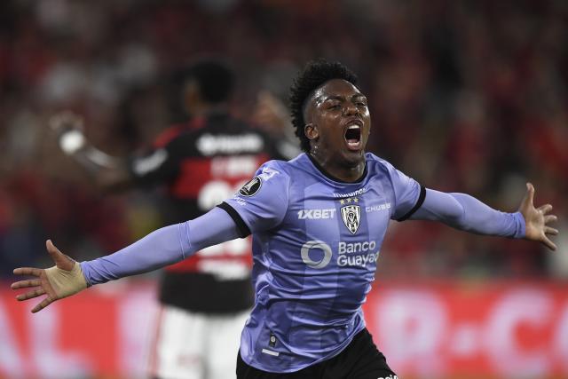 (260918) -- RIO DE JANEIRO, Sept. 18, 2026 (Xinhua) -- Djorkaeff Reasco of Independiente del Valle celebrates scoring during the second leg of the Copa Libertadores quarter final football match between Brazil's Flamengo and Ecuador's Independiente del Valle at the Maracana stadium in Rio de Janeiro, Brazil, Sept. 17, 2026. (Photo by Daniel Ramalho/Xinhua)
