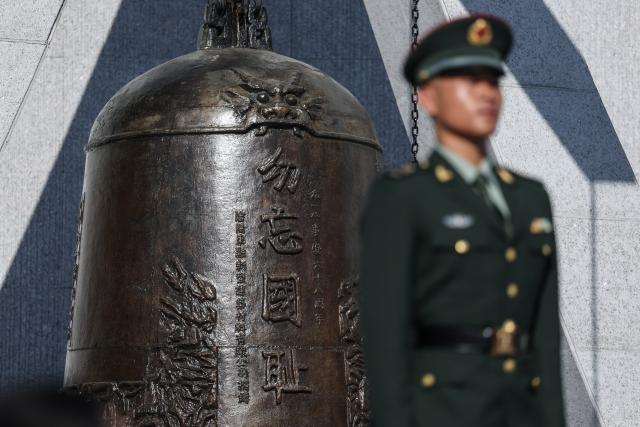(260918) -- SHENYANG, Sept. 18, 2026 (Xinhua) -- A ceremony to commemorate the September 18 Incident is held at the square of the 9.18 Historical Museum in Shenyang, northeast China's Liaoning Province, Sept. 18, 2026. A bell tolled at the square of the 9.18 Historical Museum in Shenyang on Friday to commemorate the 95th anniversary of the September 18 Incident, which marked the start of the Chinese People's War of Resistance against Japanese Aggression. (Xinhua/Pan Yulong)