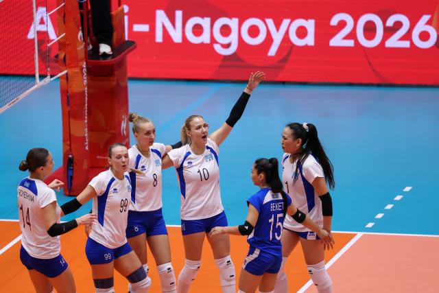 (260918) -- OKAZAKI, Sept. 18, 2026 (Xinhua) -- Players of Kazakhstan celebrate scoring during the preliminary round Pool B match of women's volleyball between Kazakhstan and China at the 20th Asian Games Aichi-Nagoya 2026 in Okazaki, Japan, Sept. 18, 2026. (Xinhua/Li Bo)