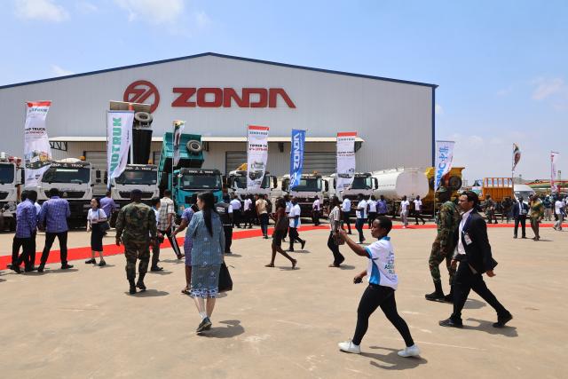 (260917) -- ACCRA, Sept. 17, 2026 (Xinhua) -- People attend the inauguration ceremony of Zonda Tec Ghana Limited in Greater Accra Region, Ghana, Sept. 15, 2026. TO GO WITH "Ghanaian president inaugurates Chinese automobile assembly plant" (Xinhua/Seth)
