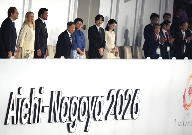 (260919) -- NAGOYA, Sept. 19, 2026 (Xinhua) -- Japanese Emperor Naruhito (4th L), Empress Masako (5th L), International Olympic Committee (IOC) President Kirsty Coventry (2nd L) and President of the Olympic Council of Asia Sheikh Joaan Bin Hamad Al Thani (3rd L) arrive before the opening ceremony of the 20th Asian Games Aichi-Nagoya 2026 in Nagoya, Japan, Sept. 19, 2026. (Xinhua/Lui Siu Wai)