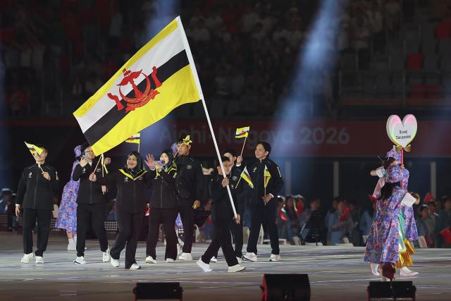 (260919) -- NAGOYA, Sept. 19, 2026 (Xinhua) -- Delegation of Brunei Darussalam parades into the stadium during the opening ceremony of the 20th Asian Games Aichi-Nagoya 2026 in Nagoya, Japan, Sept. 19, 2026. (Xinhua/Li Bo)