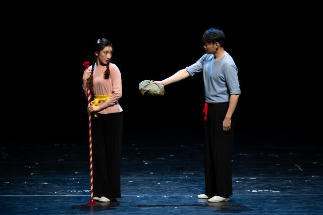(260919) -- WUHAN, Sept. 19, 2026 (Xinhua) -- Artists perform during the 2026 Yangtze River Culture and Arts Season in Wuhan, central China's Hubei Province, Sept. 19, 2026. The 2026 Yangtze River Culture and Arts Season kicked off here on Saturday, and will run until Oct. 30. (Xinhua/Du Zixuan)