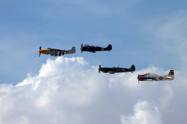 (260919) -- SIVRIHISAR, Sept. 19, 2026 (Xinhua) -- Aircraft perform during the Sivrihisar Airshow 2026 in Sivrihisar district of Eskisehir in Türkiye, Sept. 19, 2026. The annual Sivrihisar Airshow kicked off in Türkiye's Sivrihisar district of Eskisehir on Saturday. (Mustafa Kaya/Handout via Xinhua)