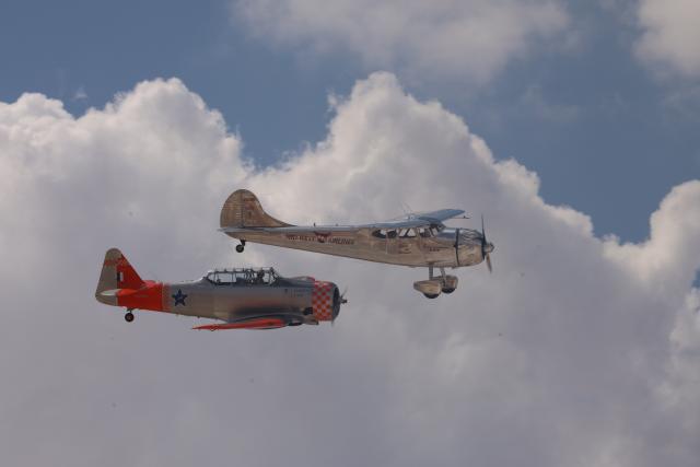(260919) -- SIVRIHISAR, Sept. 19, 2026 (Xinhua) -- Aircraft perform during the Sivrihisar Airshow 2026 in Sivrihisar district of Eskisehir in Türkiye, Sept. 19, 2026. The annual Sivrihisar Airshow kicked off in Türkiye's Sivrihisar district of Eskisehir on Saturday. (Mustafa Kaya/Handout via Xinhua)