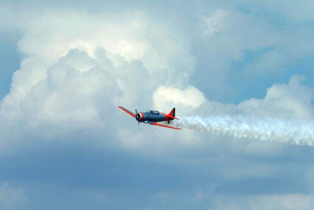 (260919) -- SIVRIHISAR, Sept. 19, 2026 (Xinhua) -- An aircraft performs during the Sivrihisar Airshow 2026 in Sivrihisar district of Eskisehir in Türkiye, Sept. 19, 2026. The annual Sivrihisar Airshow kicked off in Türkiye's Sivrihisar district of Eskisehir on Saturday. (Mustafa Kaya/Handout via Xinhua)