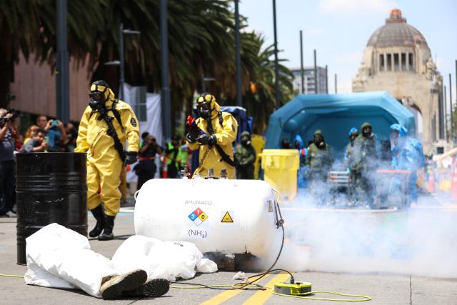 (260919) -- MEXICO CITY, Sept. 19, 2026 (Xinhua) -- Emergency rescue team members take part in the Second National Earthquake Drill 2026, in Mexico City, capital of Mexico, on Sept. 19, 2026. (Photo by Francisco Canedo/Xinhua)