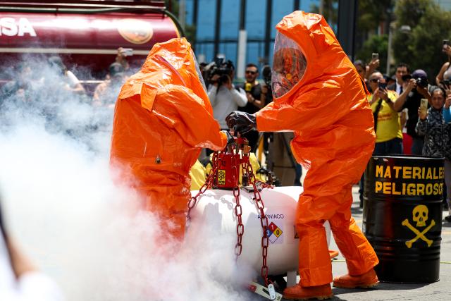 (260919) -- MEXICO CITY, Sept. 19, 2026 (Xinhua) -- Emergency rescue team members take part in the Second National Earthquake Drill 2026, in Mexico City, capital of Mexico, on Sept. 19, 2026. (Photo by Francisco Canedo/Xinhua)
