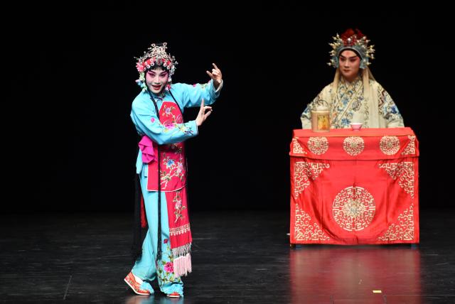 (260919) -- VIENNA, Sept. 19, 2026 (Xinhua) -- Actors perform "The Legend of the Iron Bow," a Peking Opera piece, as part of the 2026 Chinese operatic performances series "Legend of the Chinese Opera" in Vienna, Austria, Sept. 19, 2026. (Xinhua/He Canling)
