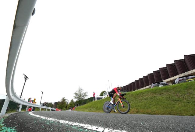 (260920) -- NAGOYA, Sept. 20, 2026 (Xinhua) -- Zhang Hao of China competes during the women's individual time trial of cycling road at the 20th Asian Games Aichi-Nagoya 2026 in Shinshiro of Aichi Prefecture, Japan, Sept. 20, 2026. (Xinhua/Lui Siu Wai)