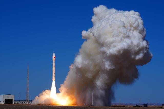 (260921) -- BEIJING, Sept. 21, 2026 (Xinhua) -- A Lijian-1 Y18 carrier rocket carrying nine satellites blasts off from the Dongfeng commercial space innovation pilot zone in northwest China, Sept. 20, 2026. (Photo by Wang Jiangbo/Xinhua)