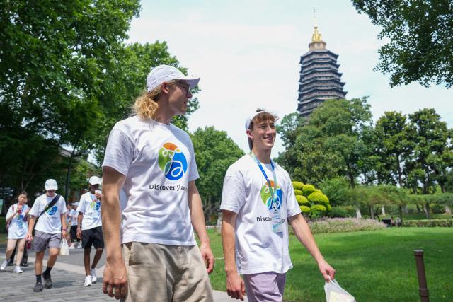 (260921) -- BEIJING, Sept. 21, 2026 (Xinhua) -- American students visit a park during a music and cultural exchange camp between young people of China and the United States in Changzhou City, east China's Jiangsu Province, July 14, 2026. The hope of the China-U.S. relationship lies in the people, its foundation is in the societies, its future depends on the youth, and its vitality comes from exchanges at subnational levels.
   In recent years, the two countries have been strengthening people-to-people ties through cultural exchanges to inject sustained positive momentum into China-U.S relations. (Xinhua/Li Bo)