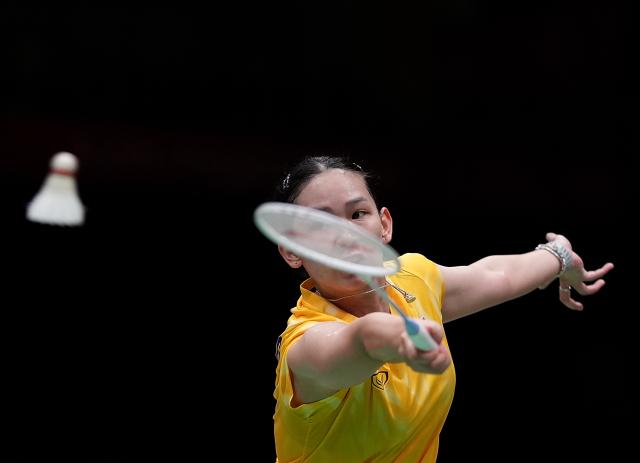 (260922) -- ICHINOMIYA, Sept. 22, 2026 (Xinhua) -- Pornpawee Chochuwong of team Thailand hits a return in the singles match against Chen Yufei of team China during the badminton women's team quarterfinals between China and Thailand at the 20th Asian Games Aichi-Nagoya 2026 in Ichinomiya, Japan, Sept. 22, 2026. (Xinhua/Li Bo)