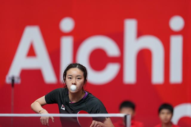 (260922) -- TOYOTA, Sept. 22, 2026 (Xinhua) -- Ng Wing Lam of Hong Kong, China competes during the table tennis women's team first-round match between Hong Kong, China and Singapore at the 20th Asian Games Aichi-Nagoya 2026 in Toyota, Japan, Sept. 22, 2026. (Xinhua/Cheong Kam Ka)