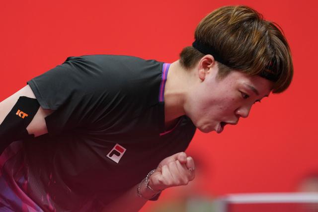 (260922) -- TOYOTA, Sept. 22, 2026 (Xinhua) -- Doo Hoi Kem of Hong Kong, China competes during the table tennis women's team first-round match between Hong Kong, China and Singapore at the 20th Asian Games Aichi-Nagoya 2026 in Toyota, Japan, Sept. 22, 2026. (Xinhua/Cheong Kam Ka)