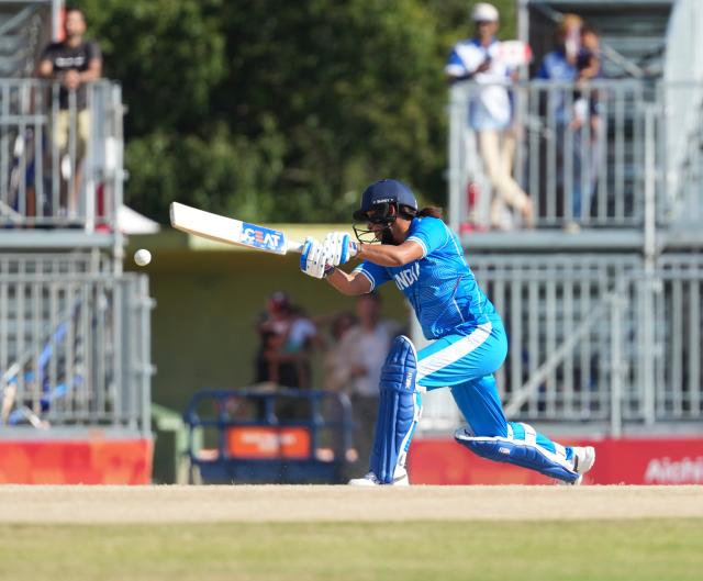 (260922) -- NISSHIN, Sept. 22, 2026 (Xinhua) -- Harmanpreet Kaur Bhullar of India competes during the women's cricket gold medal match between India and Sri Lanka at the 20th Asian Games Aichi-Nagoya 2026 in Nisshin, Aichi Prefecture, Japan, Sept. 22, 2026. (Xinhua/Zhang Haobo)
