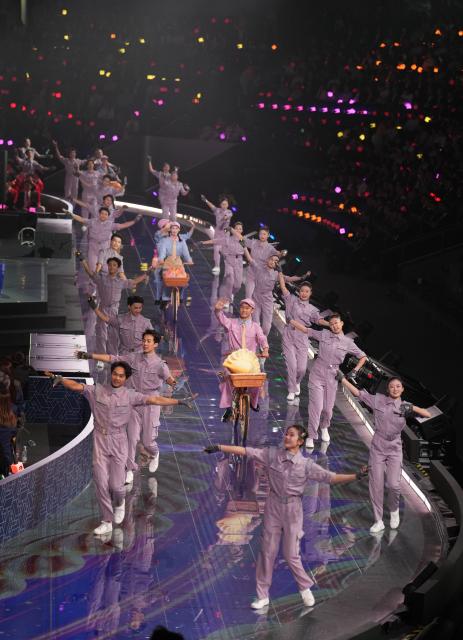 (260922) -- SHANGHAI, Sept. 22, 2026 (Xinhua) -- People perform during the opening ceremony of the 48th WorldSkills Competition in east China's Shanghai, Sept. 22, 2026. The 48th WorldSkills Competition opened in Shanghai on Tuesday evening, with 1,385 competitors from 68 countries and regions vying in 64 skill events. (Xinhua/Ren Pengfei)