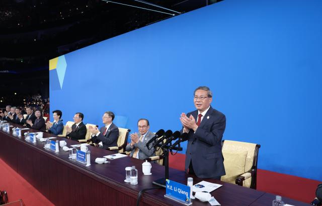 (260922) -- SHANGHAI, Sept. 22, 2026 (Xinhua) -- The 48th WorldSkills Competition opens in east China's Shanghai, Sept. 22, 2026. Chinese President Xi Jinping sent a congratulatory letter to the event, which was read out at the opening ceremony. Chinese Premier Li Qiang attended the opening ceremony and declared the competition open. (Xinhua/Huang Jingwen)
