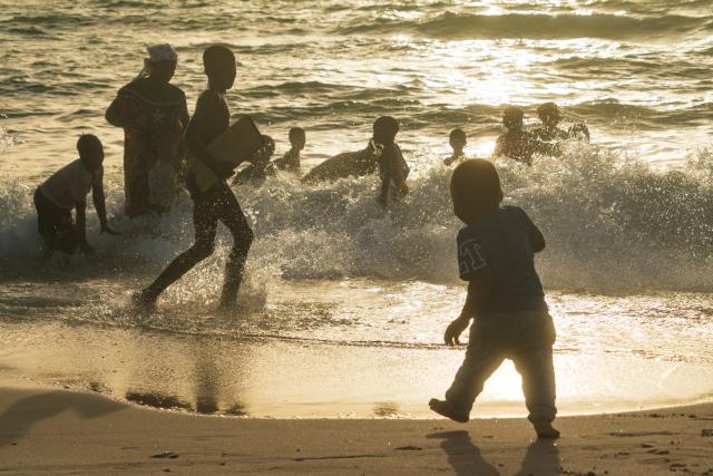 (260923) -- NOUAKCHOTT, Sept. 23, 2026 (Xinhua) -- People play at a beach in Nouakchott, capital of Mauritania, Sept. 20, 2026. (Xinhua/Xie Jianfei)