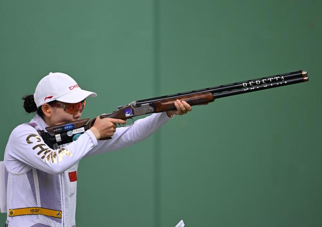 (260923) -- NAGOYA, Sept. 23, 2026 (Xinhua) -- Jiang Chaoyu of China competes during the Skeet women individual qualification and team final of shooting at the 20th Asian Games Aichi-Nagoya 2026 in Toyota of Aichi Prefecture, Japan, Sept. 23, 2026. (Xinhua/Liu Lei)