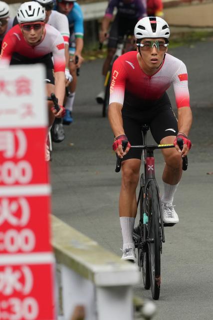 (260923) -- NAGOYA, Sept. 23, 2026 (Xinhua) -- Su Haoyu of China competes during the men's road race final of cycling road at the 20th Asian Games Aichi-Nagoya 2026 in Shinshiro of Aichi Prefecture, Japan, Sept. 23, 2026. (Xinhua/Cen Yunpeng)