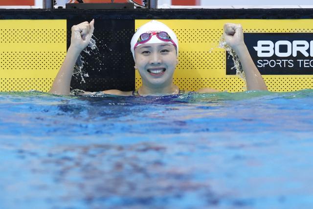 (260923) -- TOKYO, Sept. 23, 2026 (Xinhua) -- Tang Qianting of China celebrates after the women's 100m breaststroke final at the 20th Asian Games Aichi-Nagoya 2026 in Tokyo, Japan, Sept. 23, 2026. (Xinhua/Wu Zhizun)