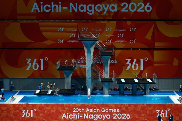 (260923) -- TOKYO, Sept. 23, 2026 (Xinhua) -- Athletes attend a training session ahead of the upcoming diving event of the 20th Asian Games Aichi-Nagoya 2026 in Tokyo, Japan, Sept. 23, 2026. (Xinhua/Wu Zhizun)