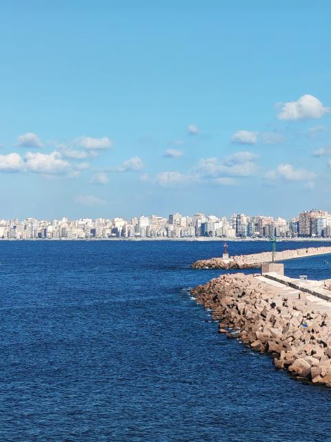 (260923) -- ALEXANDRIA, Sept. 23, 2026 (Xinhua) -- This photo taken by a mobile phone shows a view of Alexandria, Egypt, Sept. 22, 2026. "We hope Chinese companies will establish a manufacturing base here and take advantage of local investment opportunities," Alexandria Governor Ayman Attia said recently. 
  TO GO WITH "Interview: Egypt's Alexandria seeks to deepen trade, cultural ties with China -- governor" (Xinhua/Yao Bing)