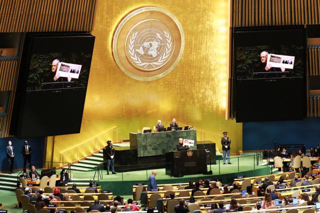 (260923) -- UNITED NATIONS, Sept. 23, 2026 (Xinhua) -- Iranian President Masoud Pezeshkian speaks during the General Debate of the 81th session of the United Nations General Assembly (UNGA) at the UN headquarters in New York, Sept. 23, 2026. (Xinhua/Wu Xiaoling)