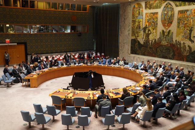 (260923) -- UNITED NATIONS, Sept. 23, 2026 (Xinhua) -- Delegations attend the UN Security Council high-level briefing on Ukraine at the UN headquarters in New York, on Sept. 23, 2026. UN Under-Secretary-General for Political and Peacebuilding Affairs Rosemary DiCarlo on Wednesday called for efforts toward an immediate, full and unconditional ceasefire in Ukraine. (Xinhua/Zhang Fengguo)