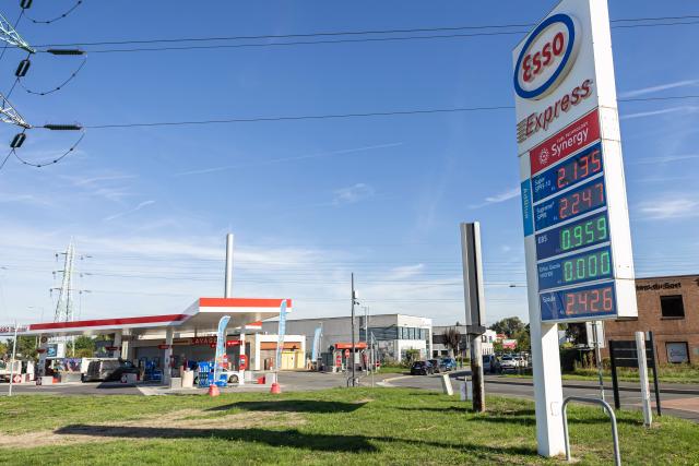 (260924) -- LILLE, Sept. 24, 2026 (Xinhua) -- A petrol station is pictured in Villeneuve-d'Ascq, north France, Sept. 23, 2026. The French government on Tuesday unveiled a new aid package to help households and key sectors cope with surging fuel prices, with the measures expected to have a budgetary cost of around 450 million euros (513 million U.S. dollars).
   TO GO WITH "France announces 450-mln-euro aid package amid surging fuel prices" (Photo by Sebastien Courdji/Xinhua)