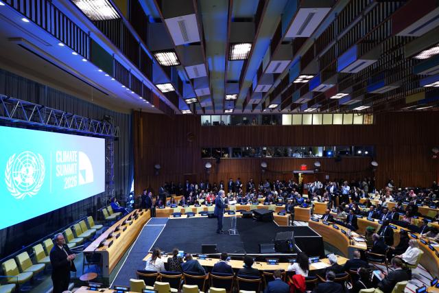 (260924) -- UNITED NATIONS, Sept. 24, 2026 (Xinhua) -- UN Secretary-General Antonio Guterres (at podium) delivers a speech at a UN high-level event on Climate Action and the Just Transition at the UN headquarters in New York, on Sept. 23, 2026. Guterres on Wednesday urged efforts to increase financial support and strengthen cooperation in global climate action. (Xinhua/Wu Xiaoling)