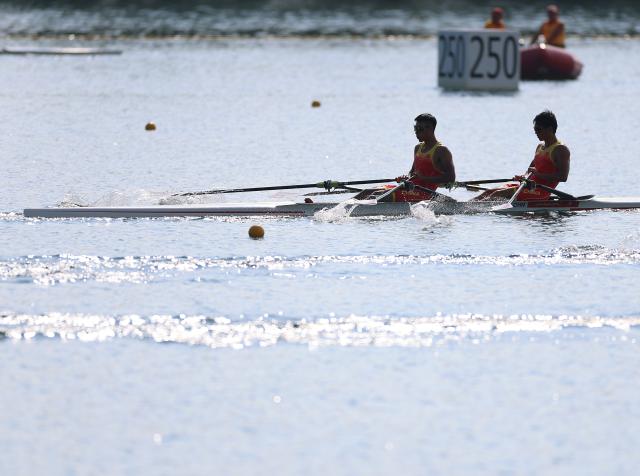 (260924) -- NAGOYA, Sept. 24, 2026 (Xinhua) -- Nie Yide/Yi Xudi (R) of China compete during during the Men's Double Sculls Final A of Rowing at the 20th Asian Games Aichi-Nagoya 2026 in Kaizu of Gifu Prefecture, Japan, Sept. 24, 2026. (Xinhua/Jia Haocheng)