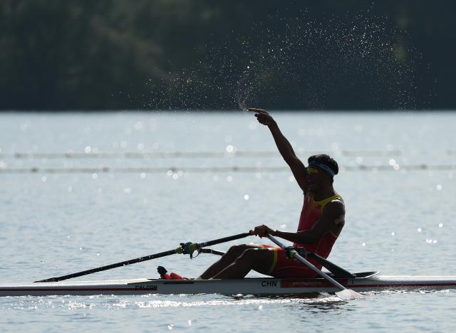 (260924) -- NAGOYA, Sept. 24, 2026 (Xinhua) -- Deng Zhiwei of China celebrates after winning the Men's Single Sculls Final A of Rowing at the 20th Asian Games Aichi-Nagoya 2026 in Kaizu of Gifu Prefecture, Japan, Sept. 24, 2026. (Xinhua/Zhou Mi)