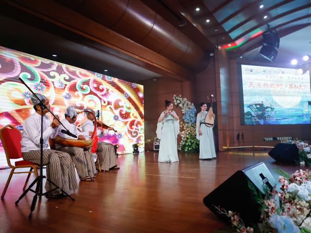 (260924) -- YANGON, Sept. 24, 2026 (Xinhua) -- Artists perform during an event to celebrate the upcoming Mid-Autumn Festival in Yangon, Myanmar, Sept. 23, 2026. TO GO WITH "Asia-Pacific Community: Mooncakes, tea foster China-Myanmar cultural harmony" (Xinhua/Myo Kyaw Soe)